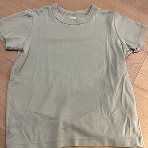 uniqlo green tee- size s